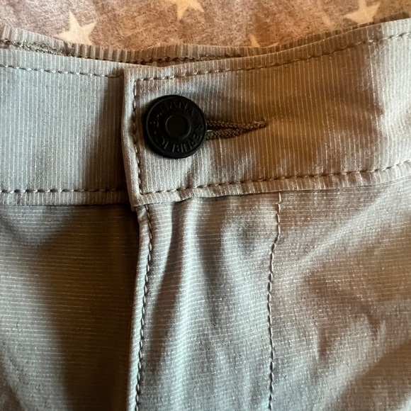 Banana Republic men’s gray shorts - size 34 9” inseam - Picture 2 of 6